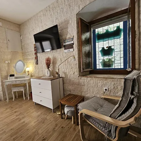 Ivan Apartment *